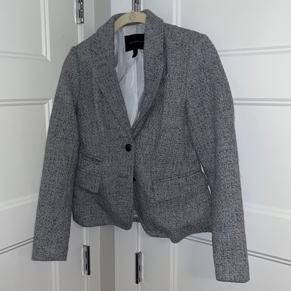Light gray suit jacket in petite size 0